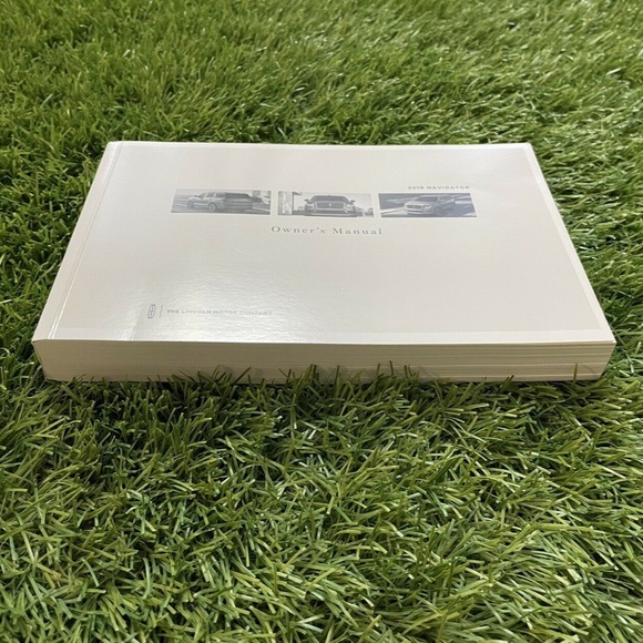 2019 Lincoln NAVIGATOR 3.5L V6 Owners Manual - Picture 4 of 10